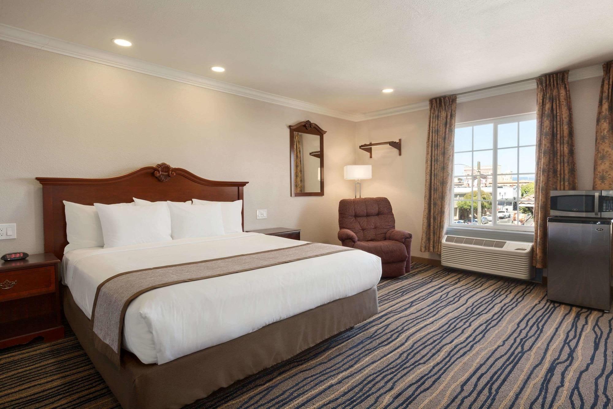Days Inn By Wyndham Eureka Ca Bagian luar foto