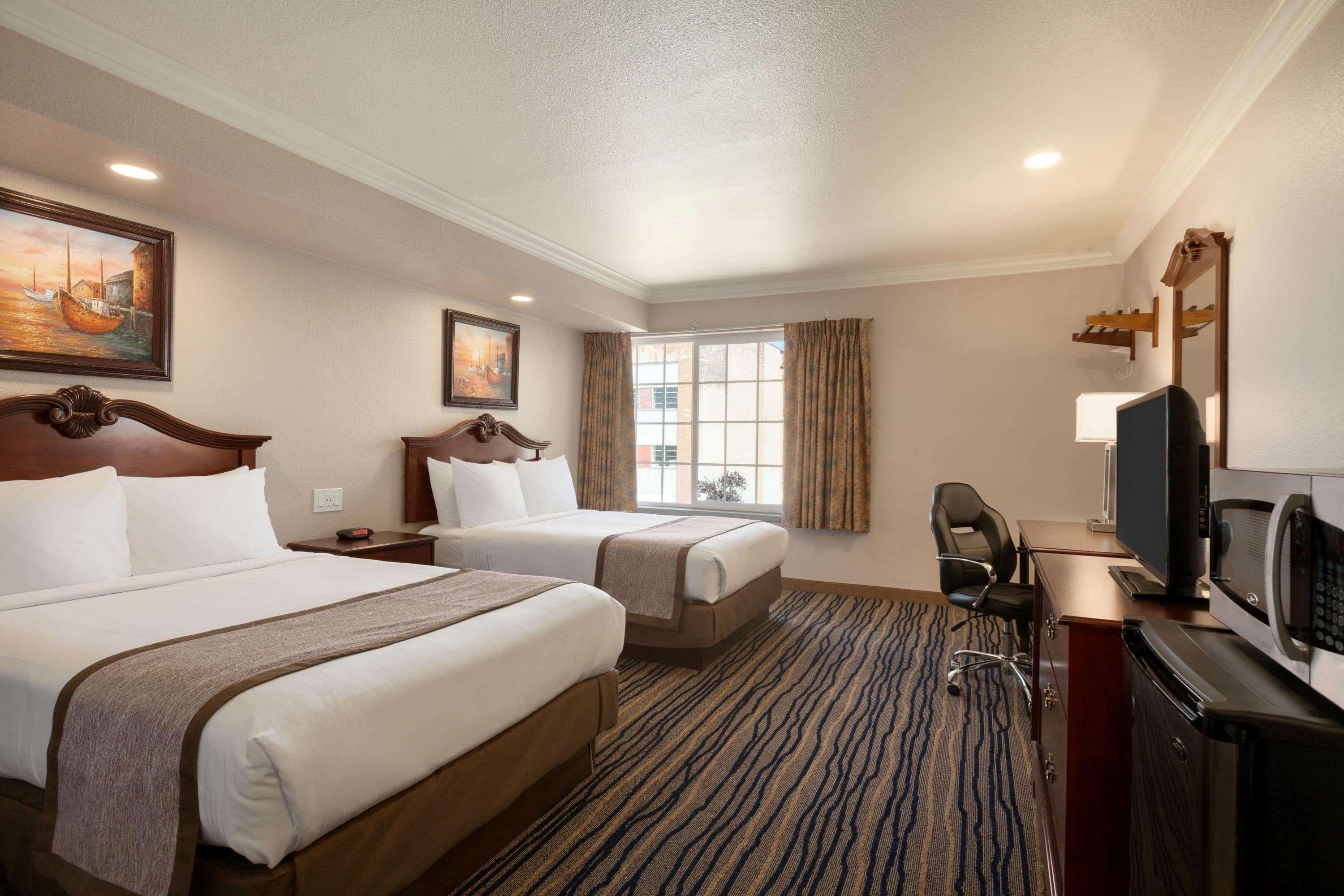 Days Inn By Wyndham Eureka Ca Bagian luar foto