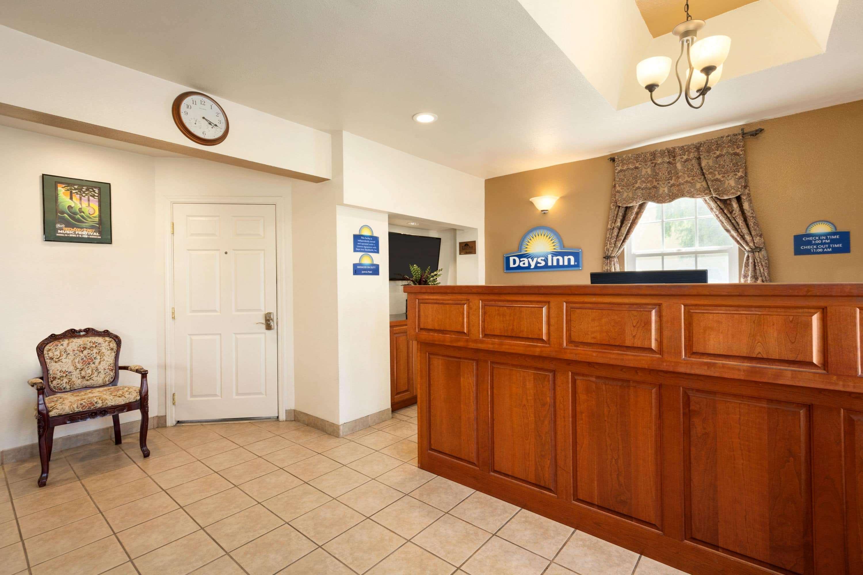 Days Inn By Wyndham Eureka Ca Bagian luar foto