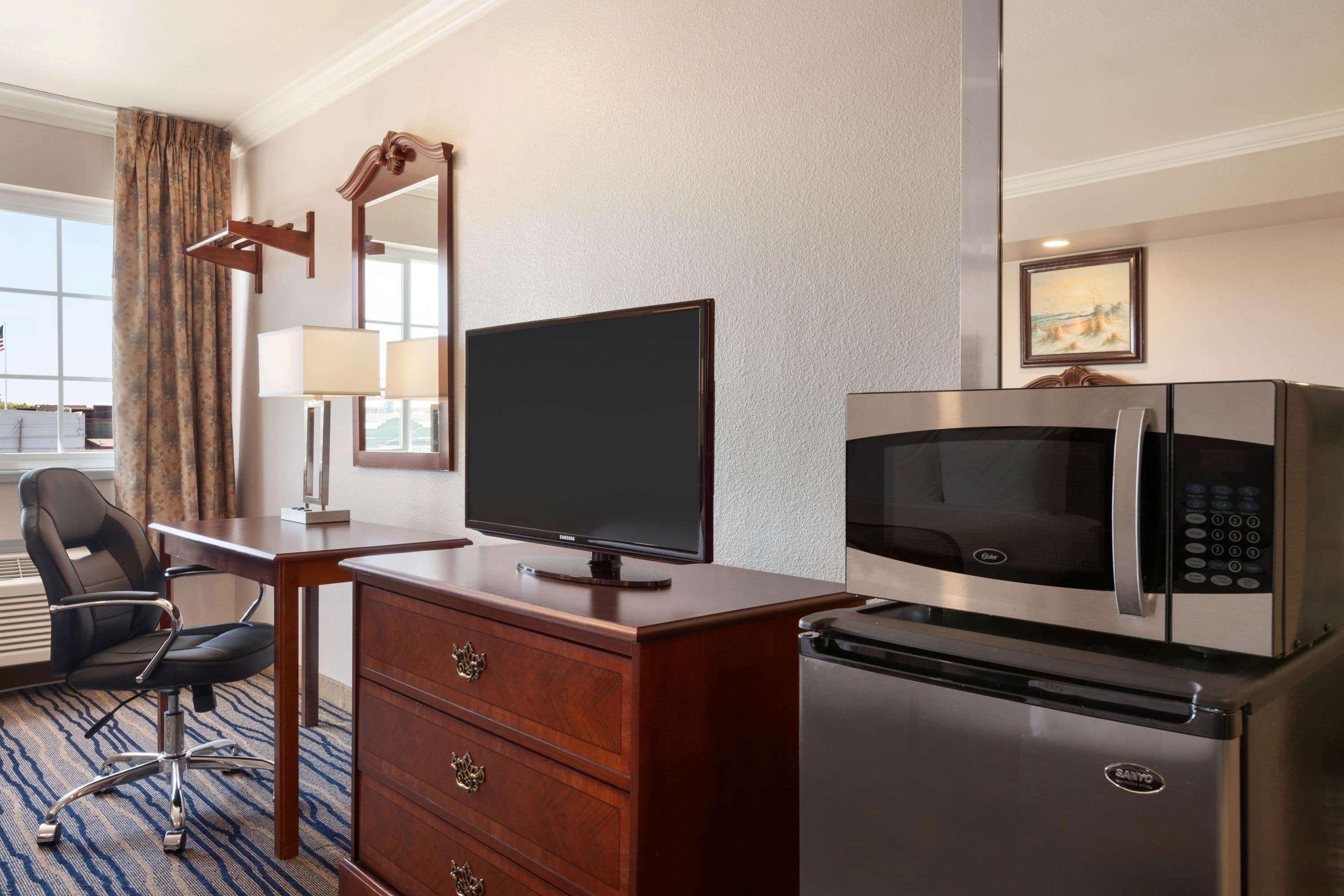 Days Inn By Wyndham Eureka Ca Bagian luar foto