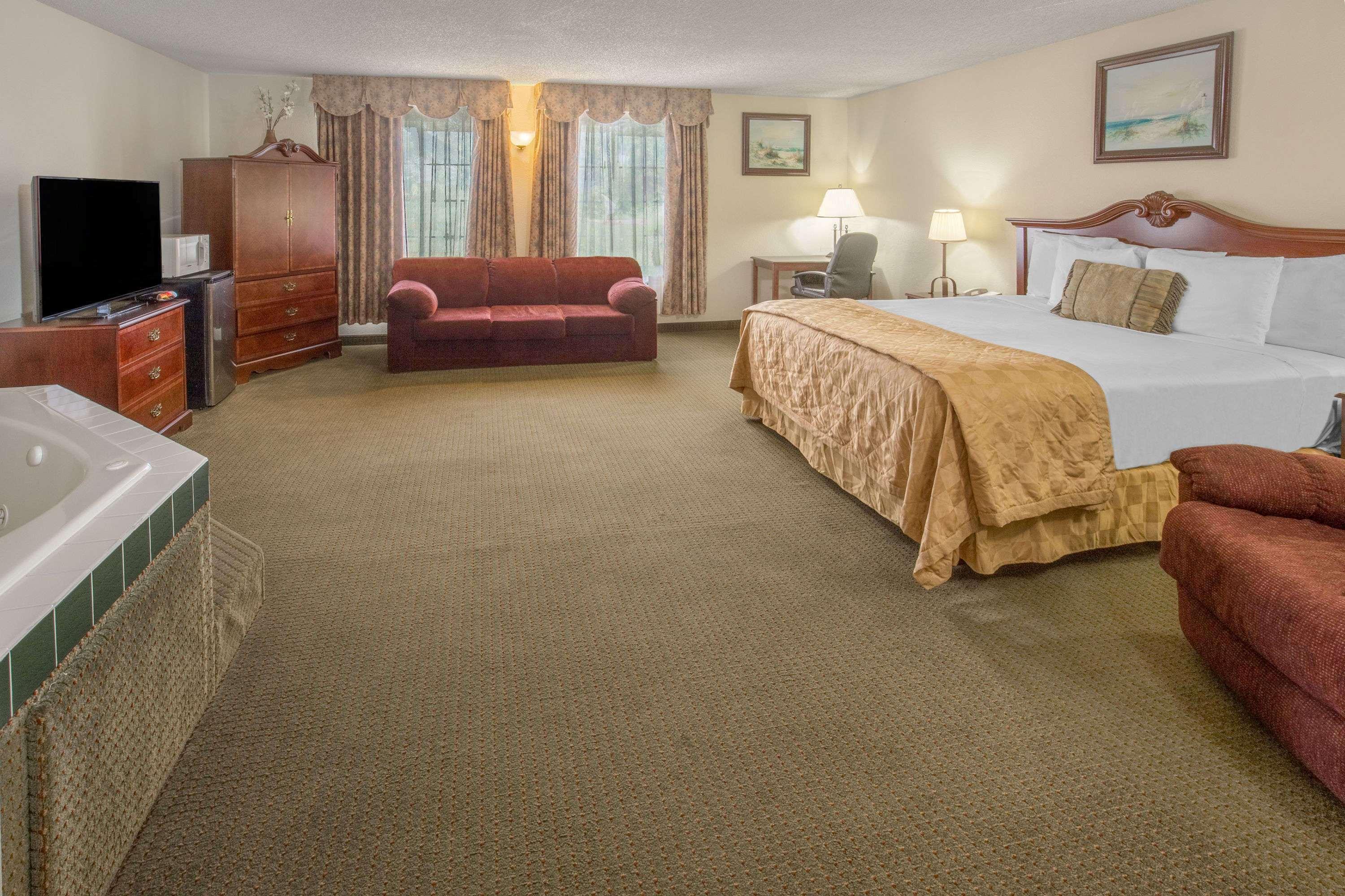 Days Inn By Wyndham Eureka Ca Bagian luar foto
