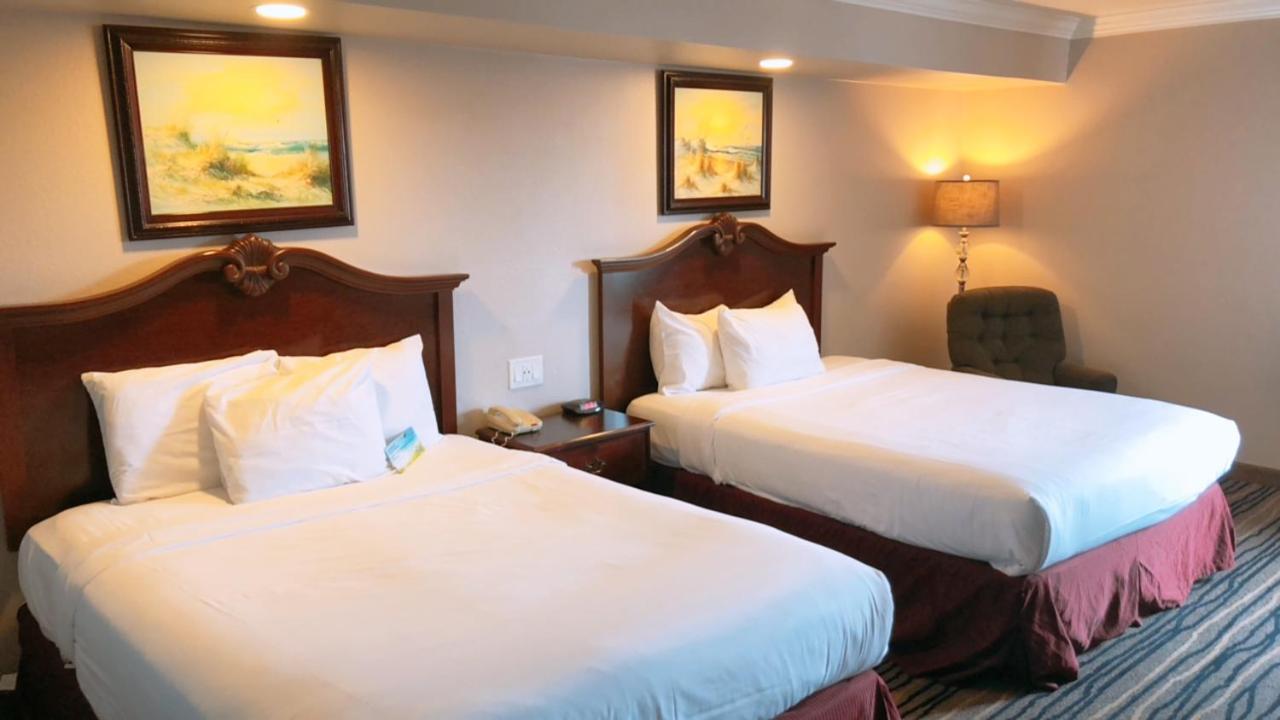 Days Inn By Wyndham Eureka Ca Bagian luar foto